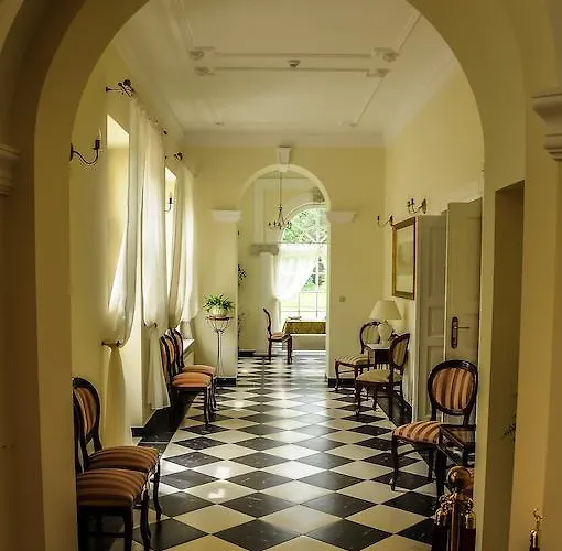 Palac Bugaj Pensjonat *